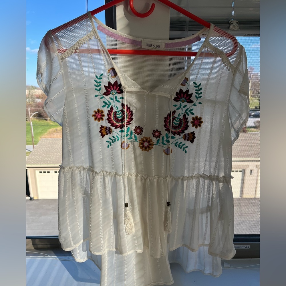 White sheer blouse with embroidery - Picture 2 of 6